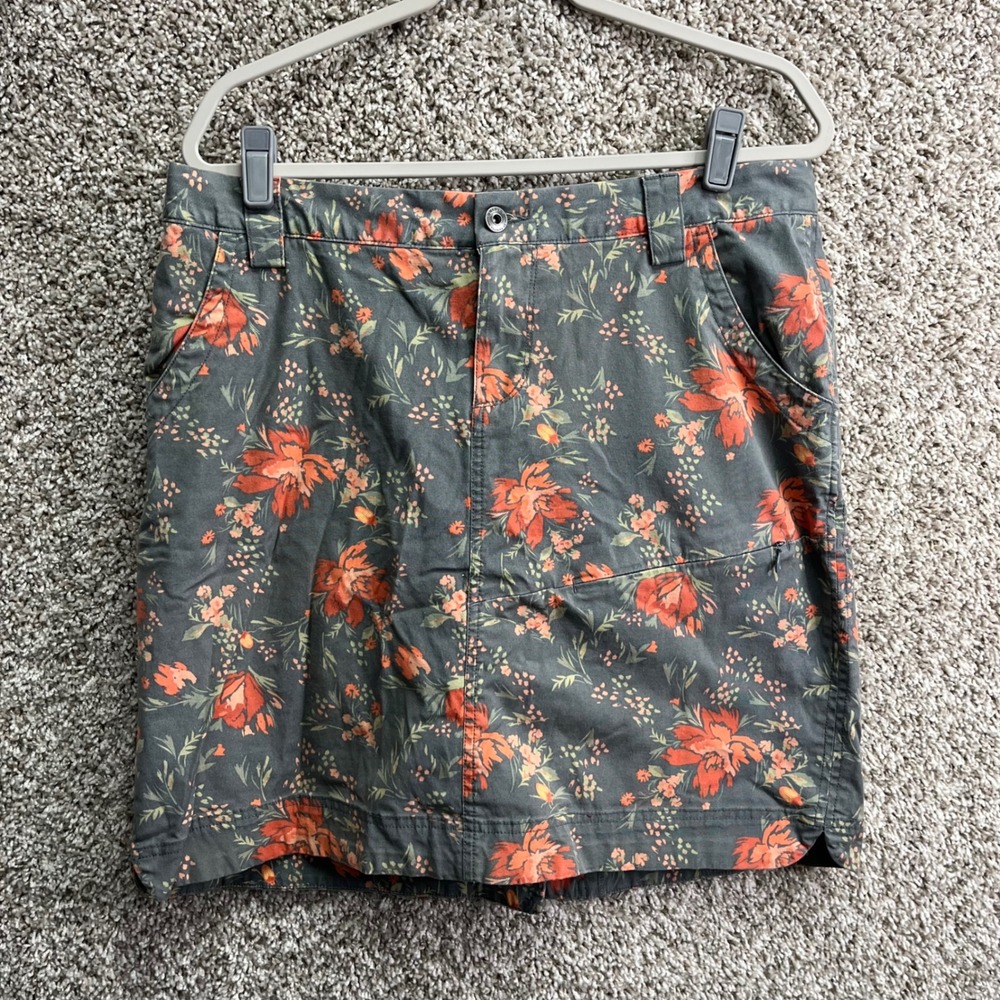 Duluth Trading Co Skort Women's 12 Dry On The Fly Gray/Green/Red Floral Print